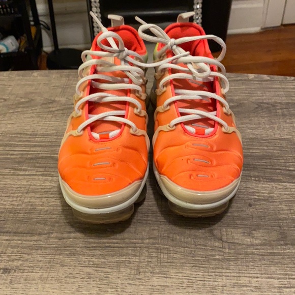 Nike - Picture 4 of 4